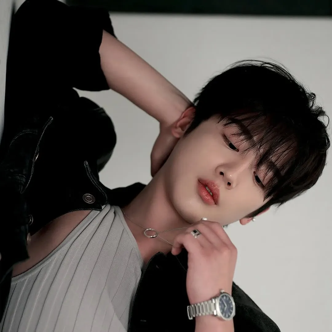 Behind-the-scenes cut of Kim Yohan (WEi)