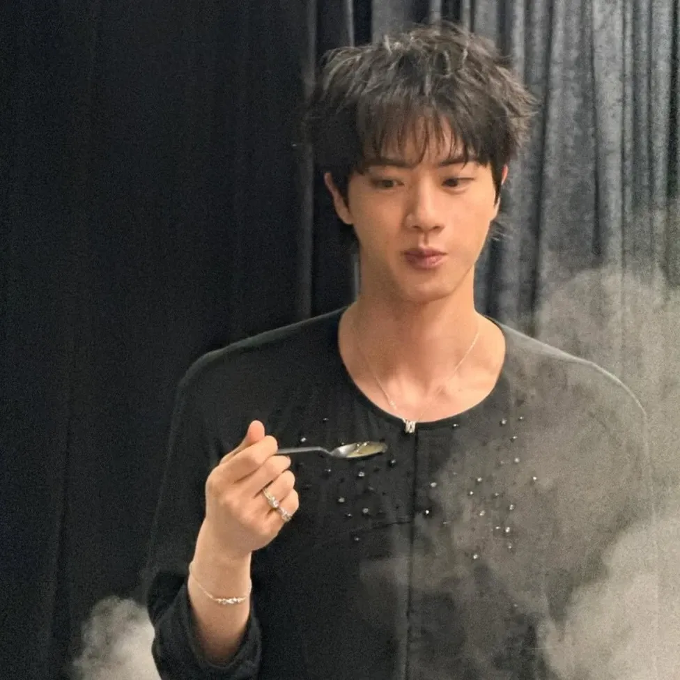 진 (방탄소년단)의 최신 사진