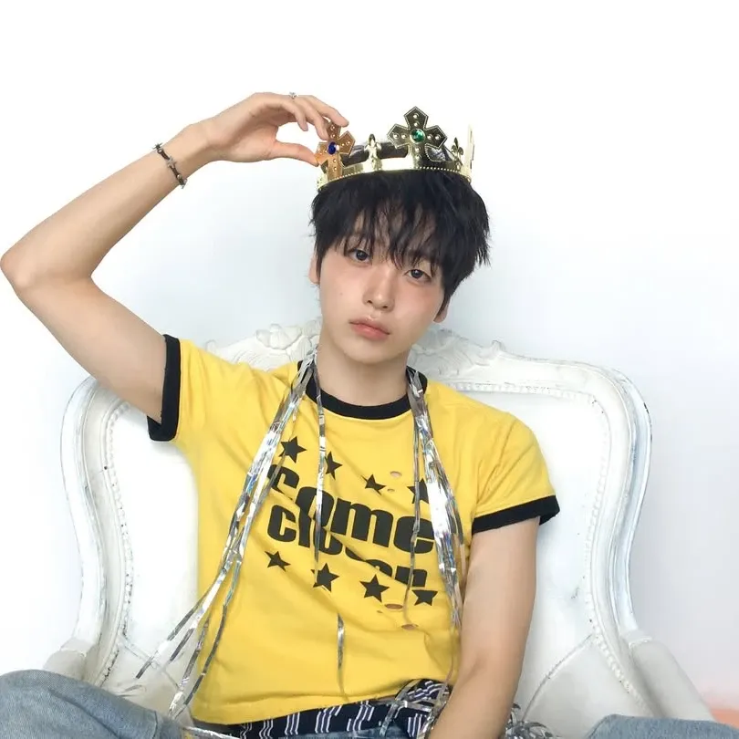Recent activity shot of Hyeongjun (CRAVITY)