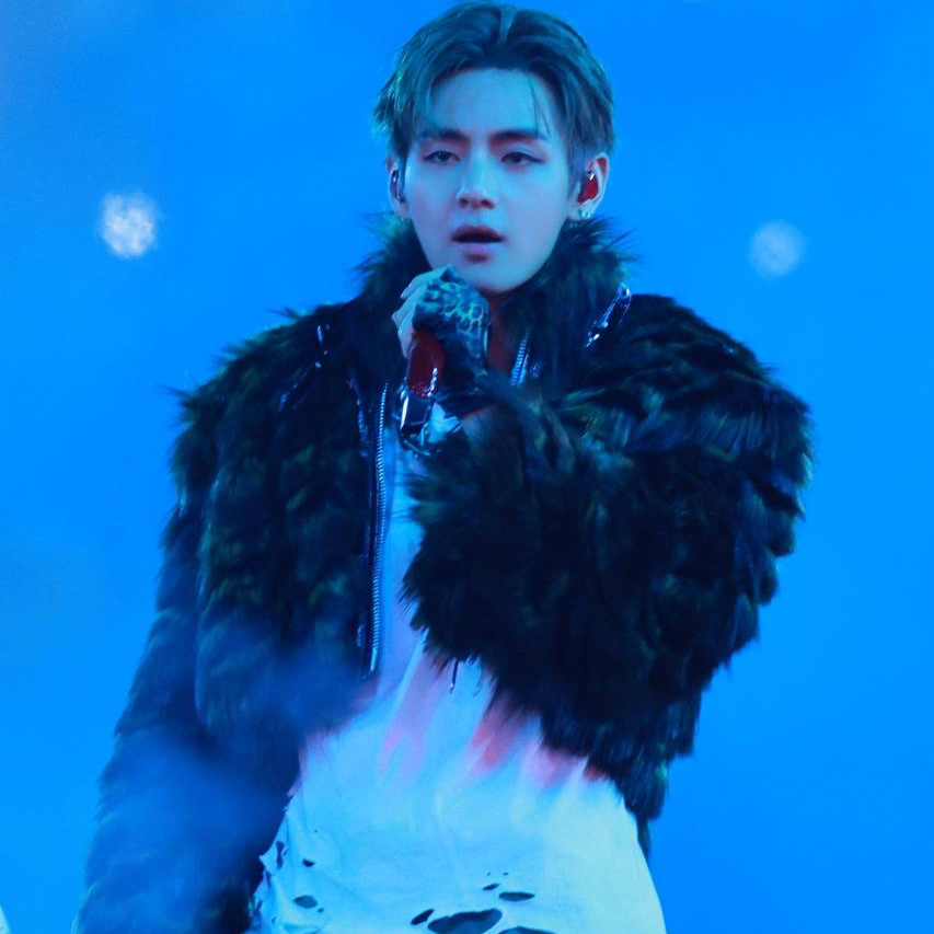 V (BTS)の最新写真