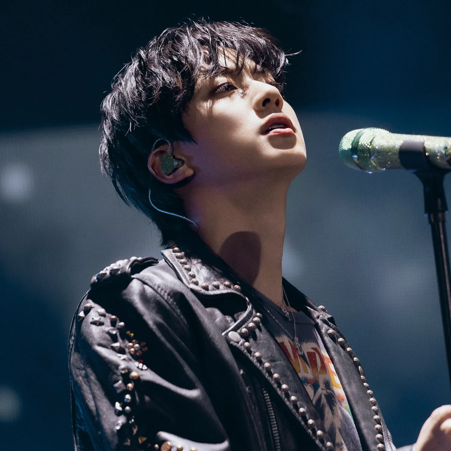 Behind-the-scenes cut of BTS