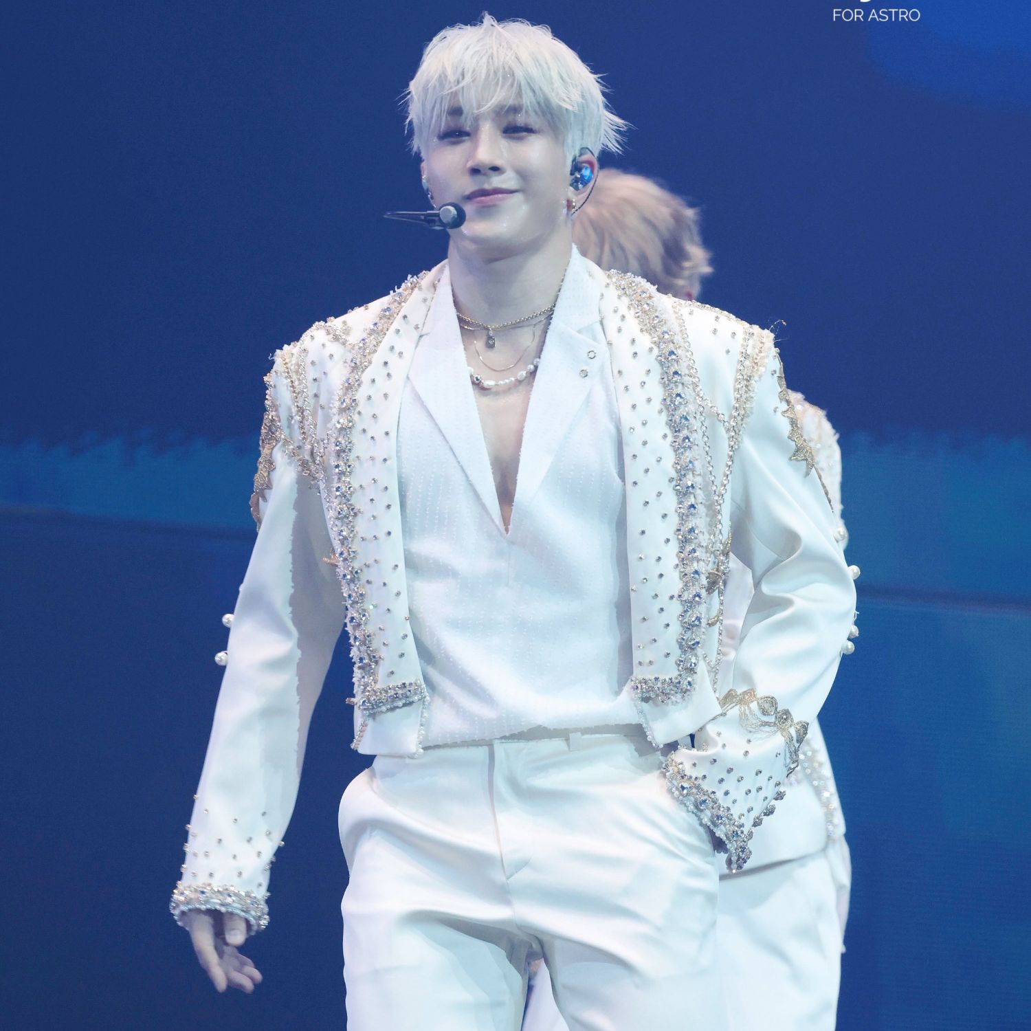 Latest photo of Jinjin (ASTRO)