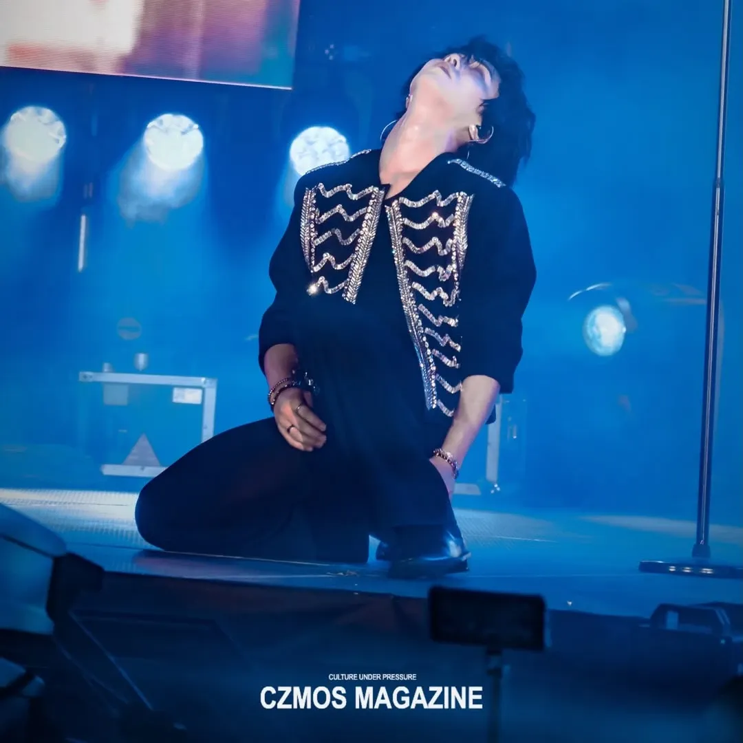 A moment captured by Rocky's fan