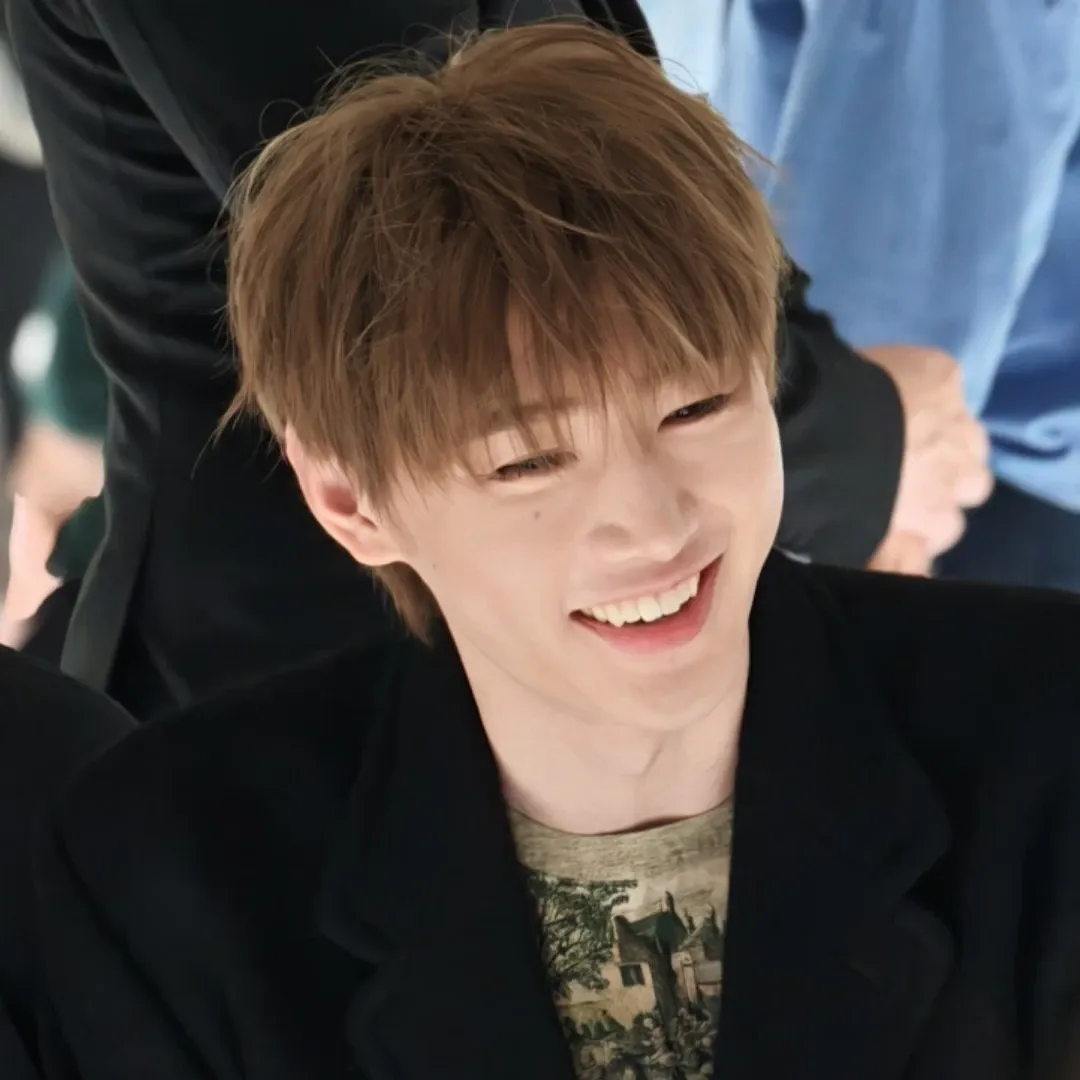 Foto terbaru Sunghoon (ENHYPEN)