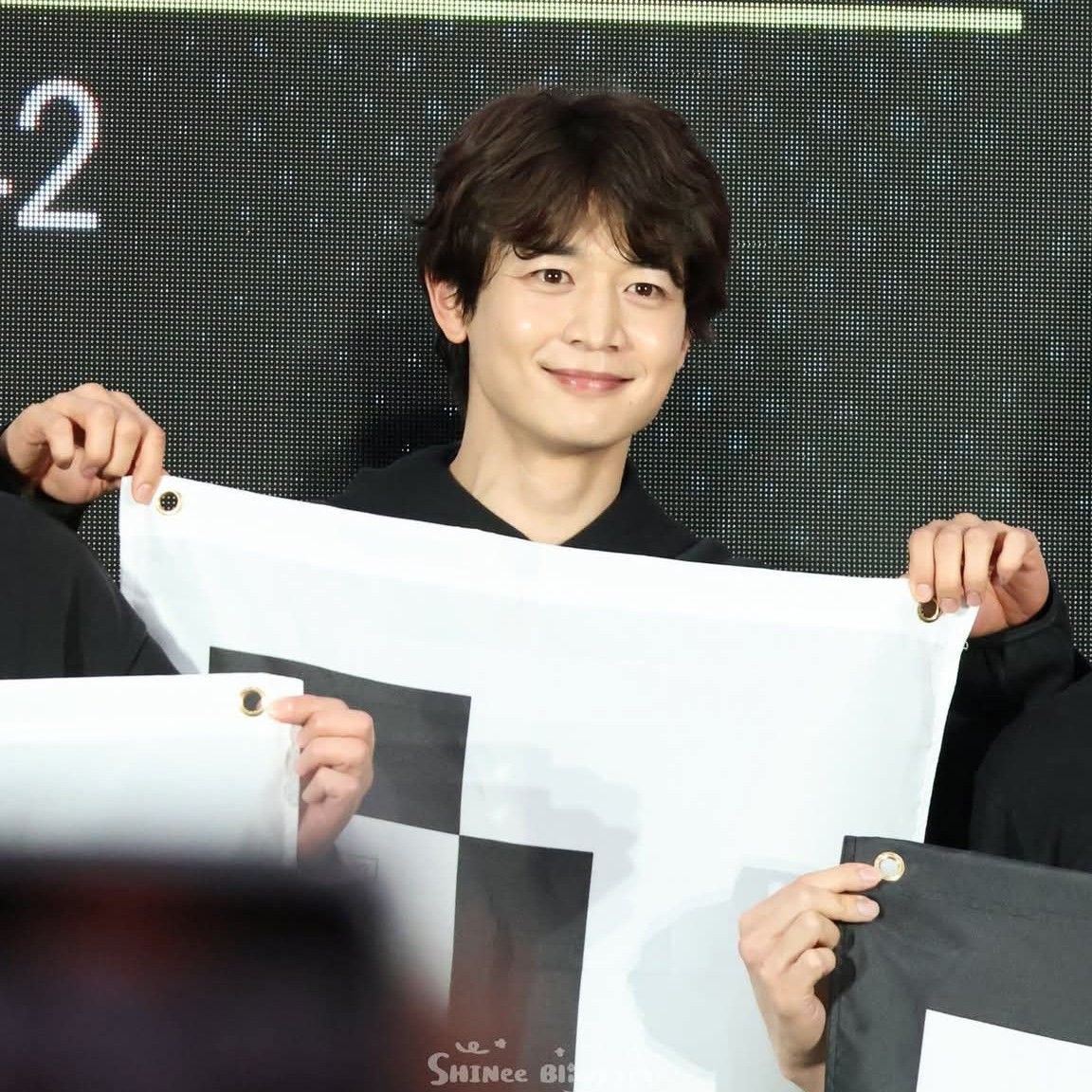 Behind-the-scenes cut of Minho (SHINee)