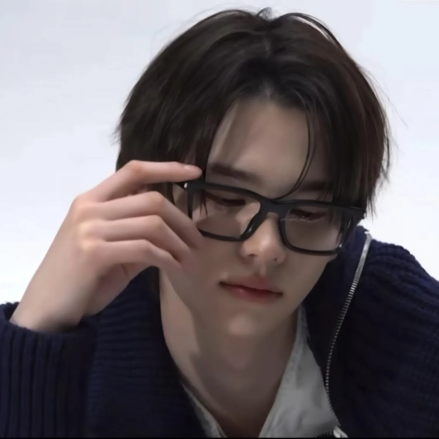 Behind-the-scenes cut of Shinyu (TWS)
