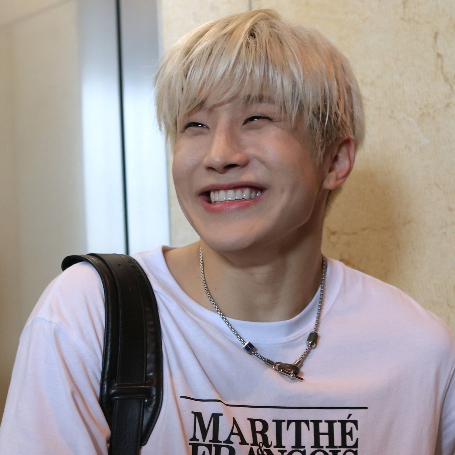 Latest photo of Jinjin (ASTRO)