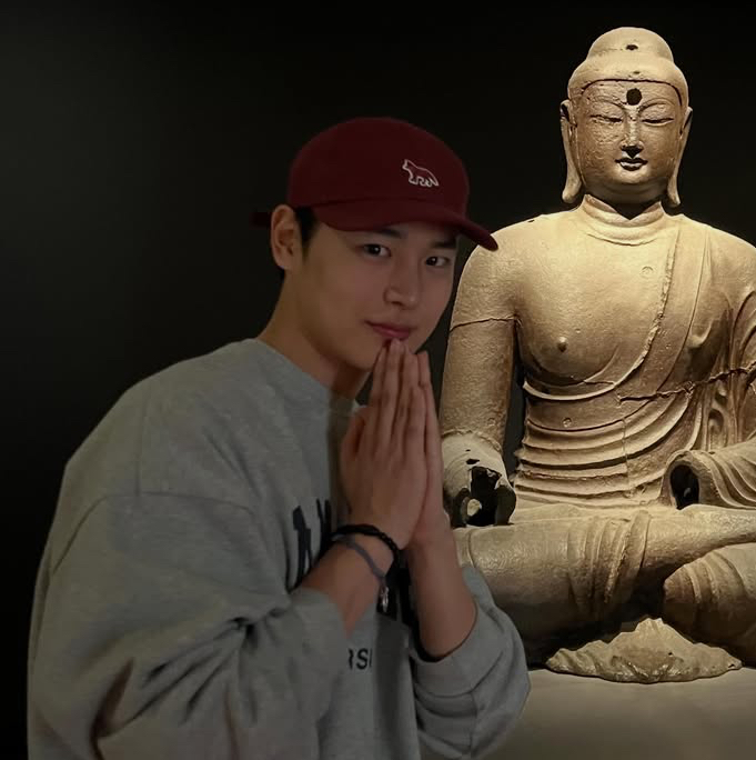 Latest photo of Choi Byungchan