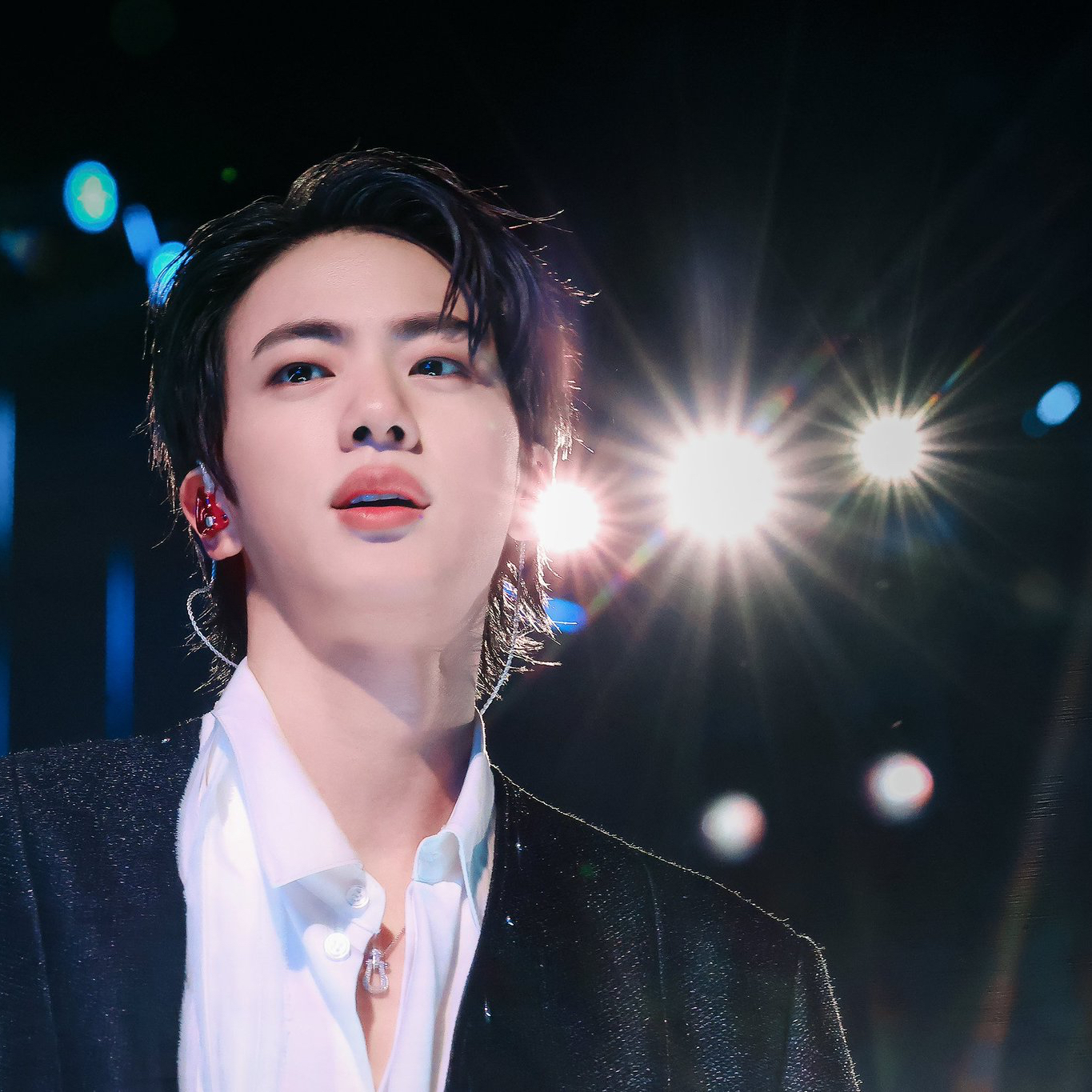 진 (방탄소년단) 최근 활동샷