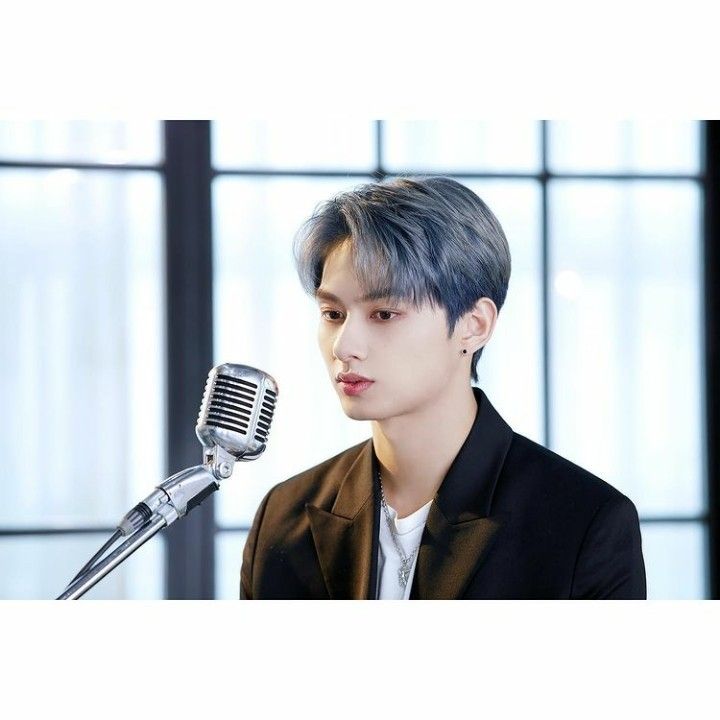 Recent activity shot of Jun (SEVENTEEN)