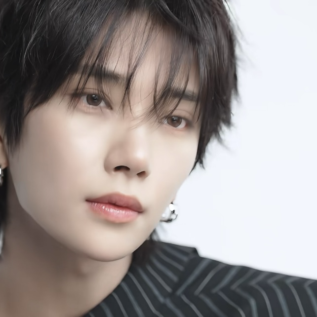 Recent activity shot of Joshua (SEVENTEEN)