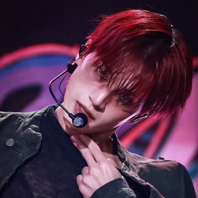 우영 (에이티즈) 최근 활동샷