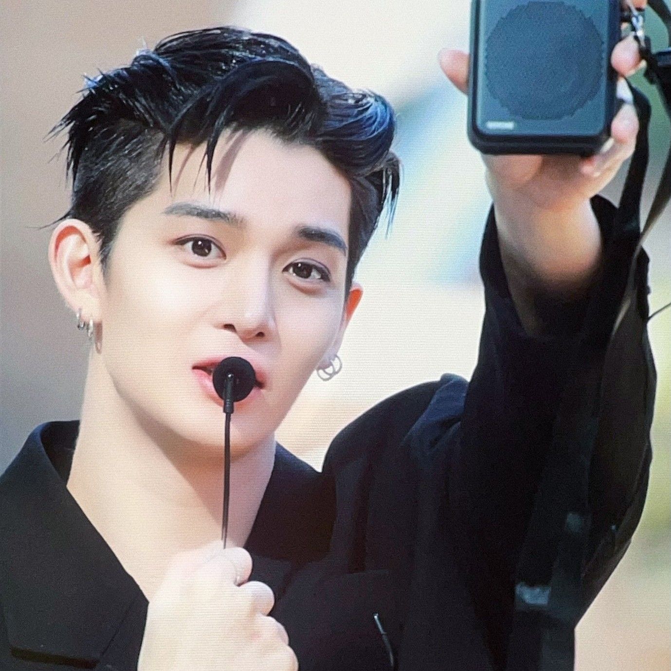 Recent activity shot of Bae Jinyoung