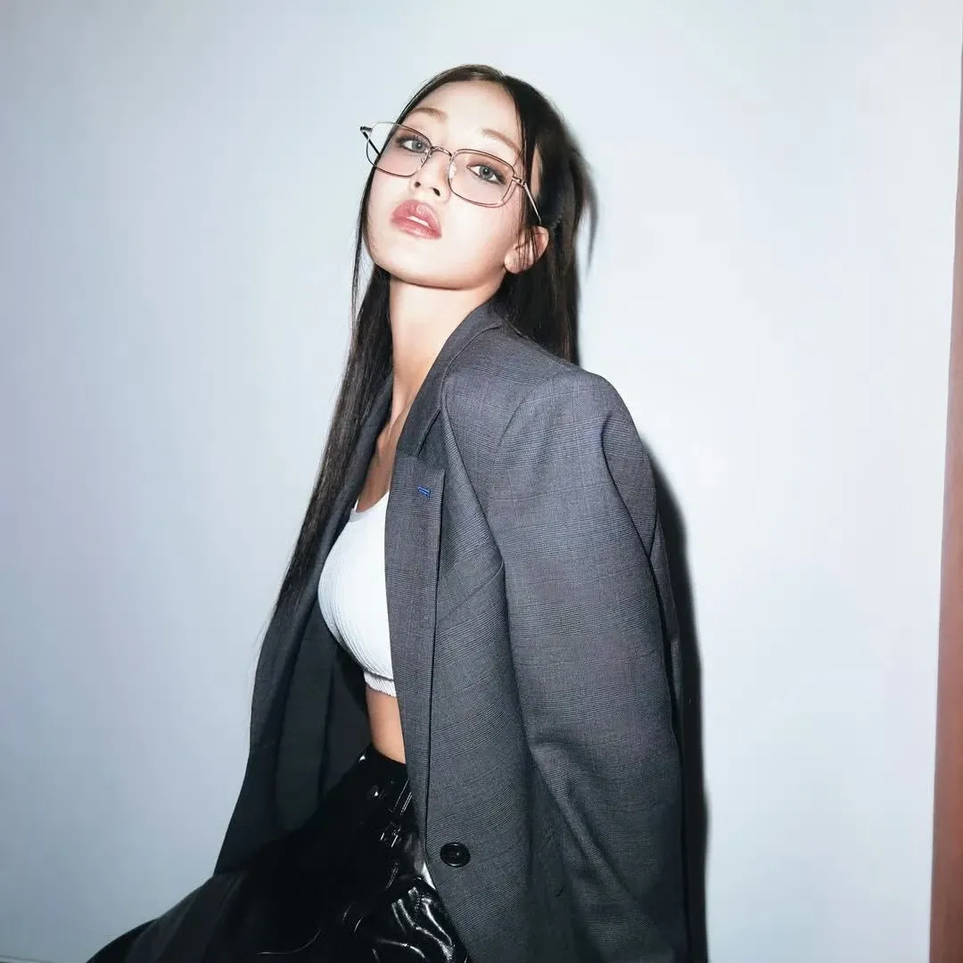 Recent activity shot of Jihyo (TWICE)