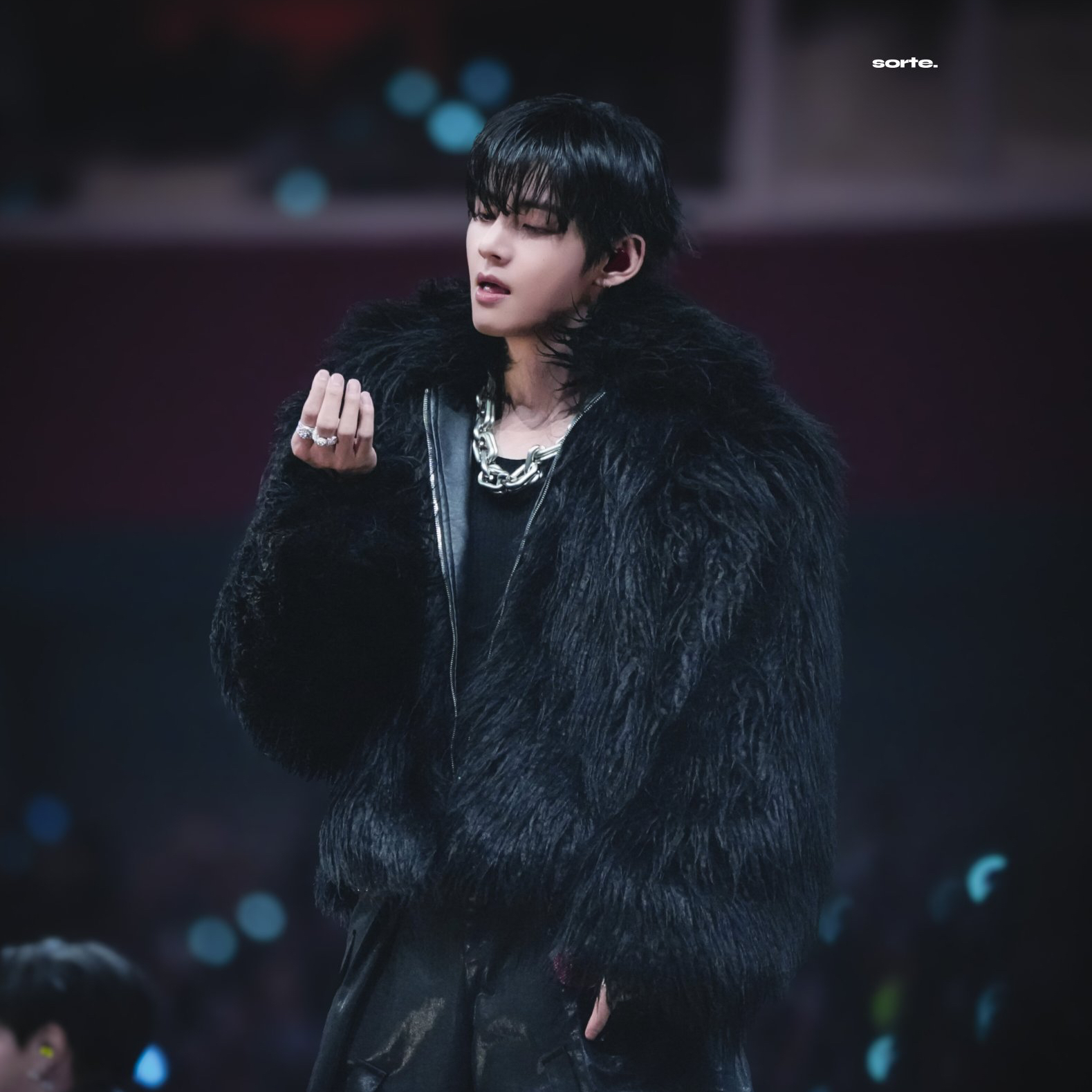 Latest photo of V (BTS)