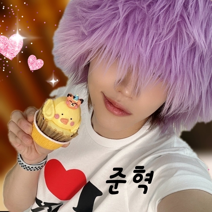 Behind-the-scenes cut of Junhyeok (TNX)