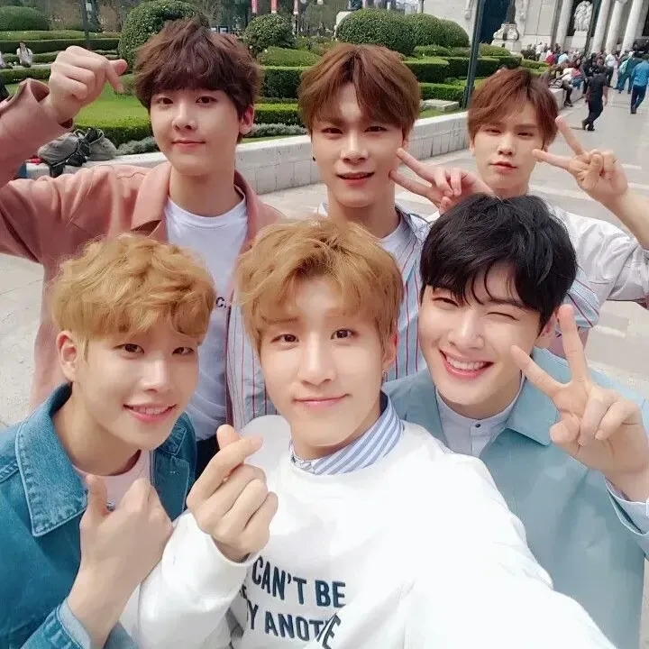 Foto aktivitas terbaru ASTRO