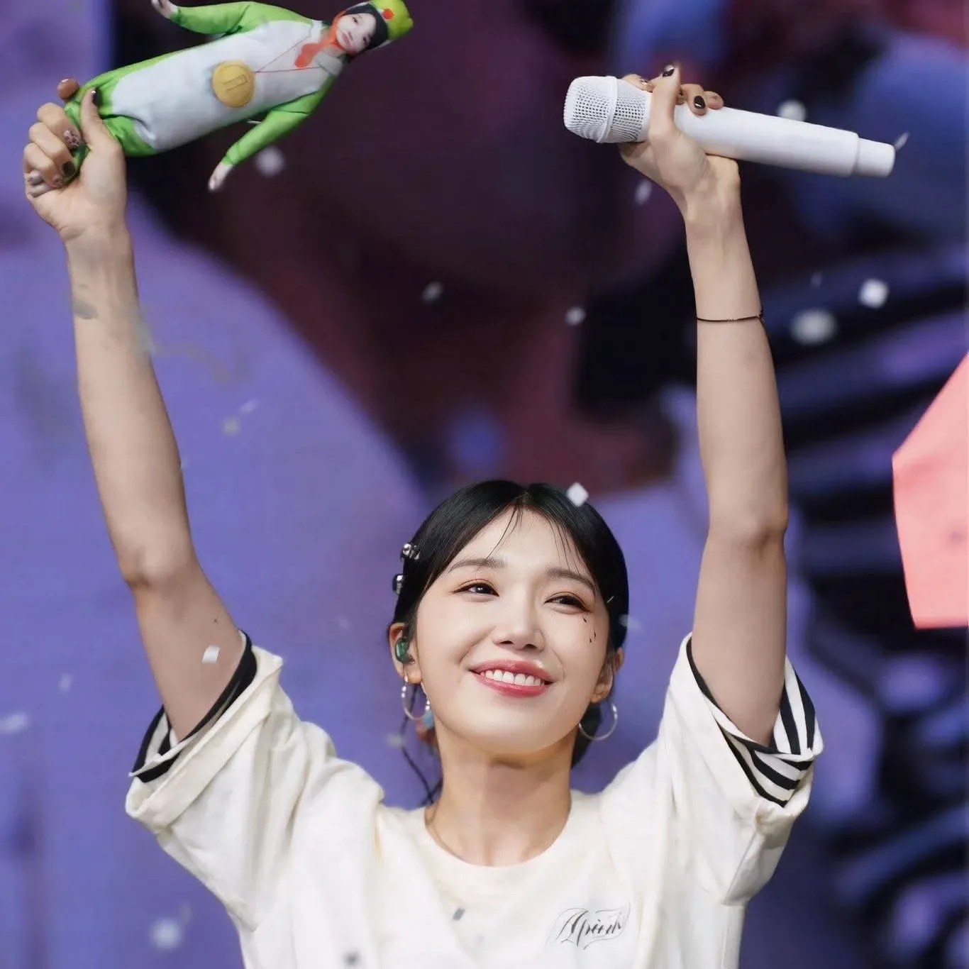 Behind-the-scenes cut of Jeong Eunji (Apink)