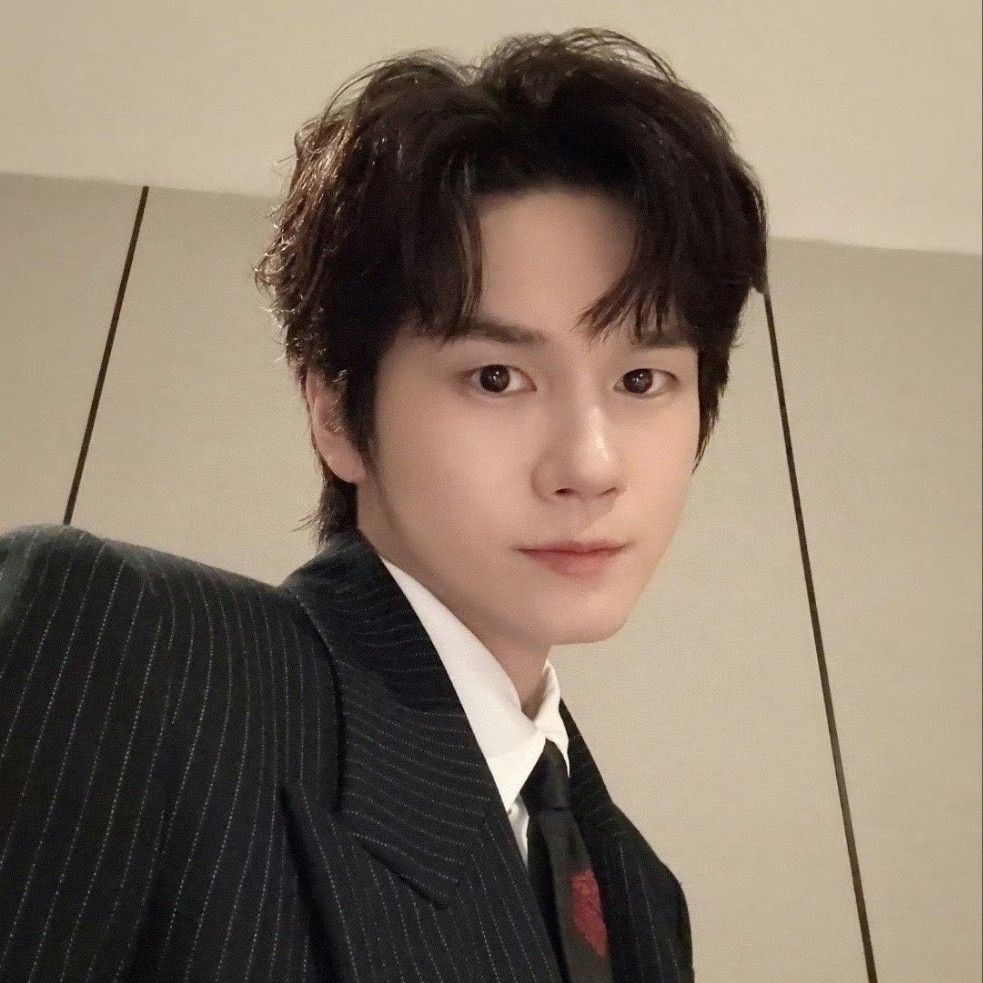 옹성우 최근 활동샷