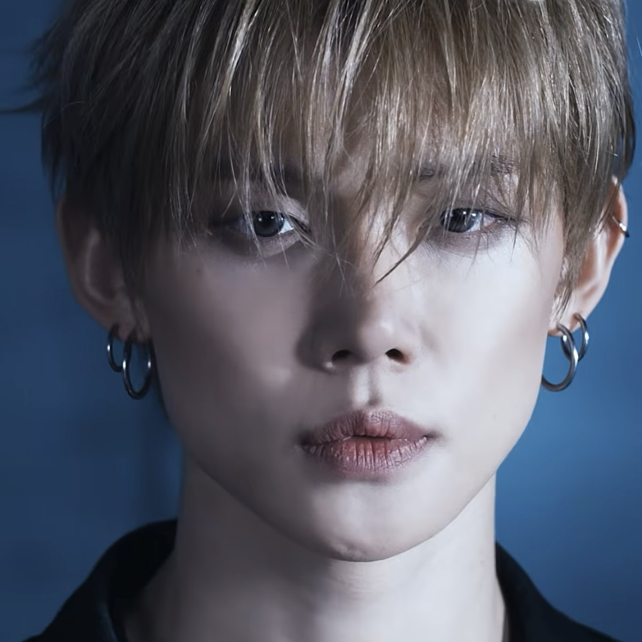 Foto terbaru Yeonjun (TOMORROW X TOGETHER)