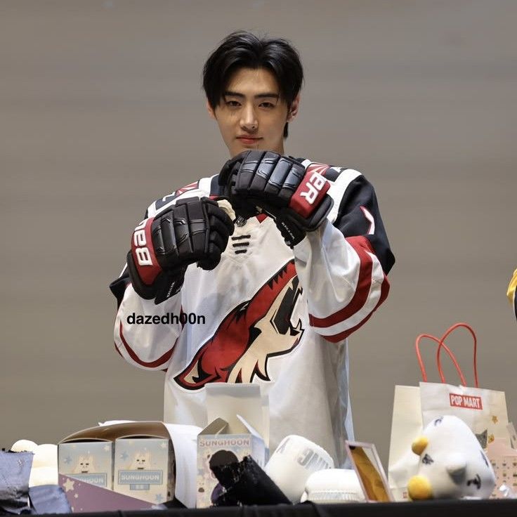 Foto aktivitas terbaru ENHYPEN