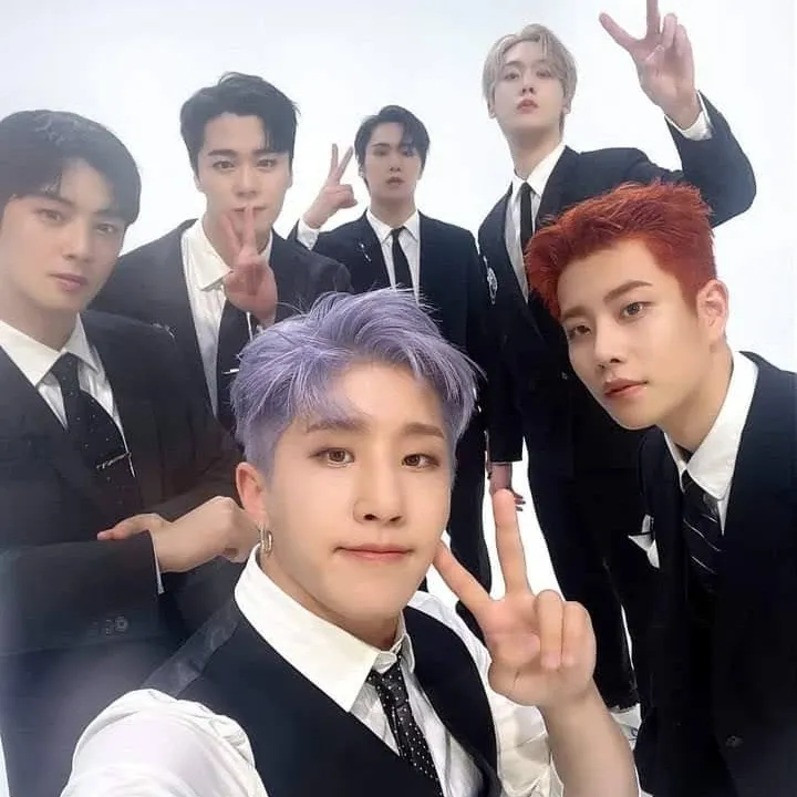 아스트로의 최신 사진