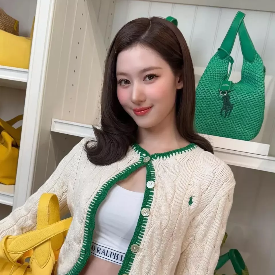 Sana (TWICE)的幕後花絮