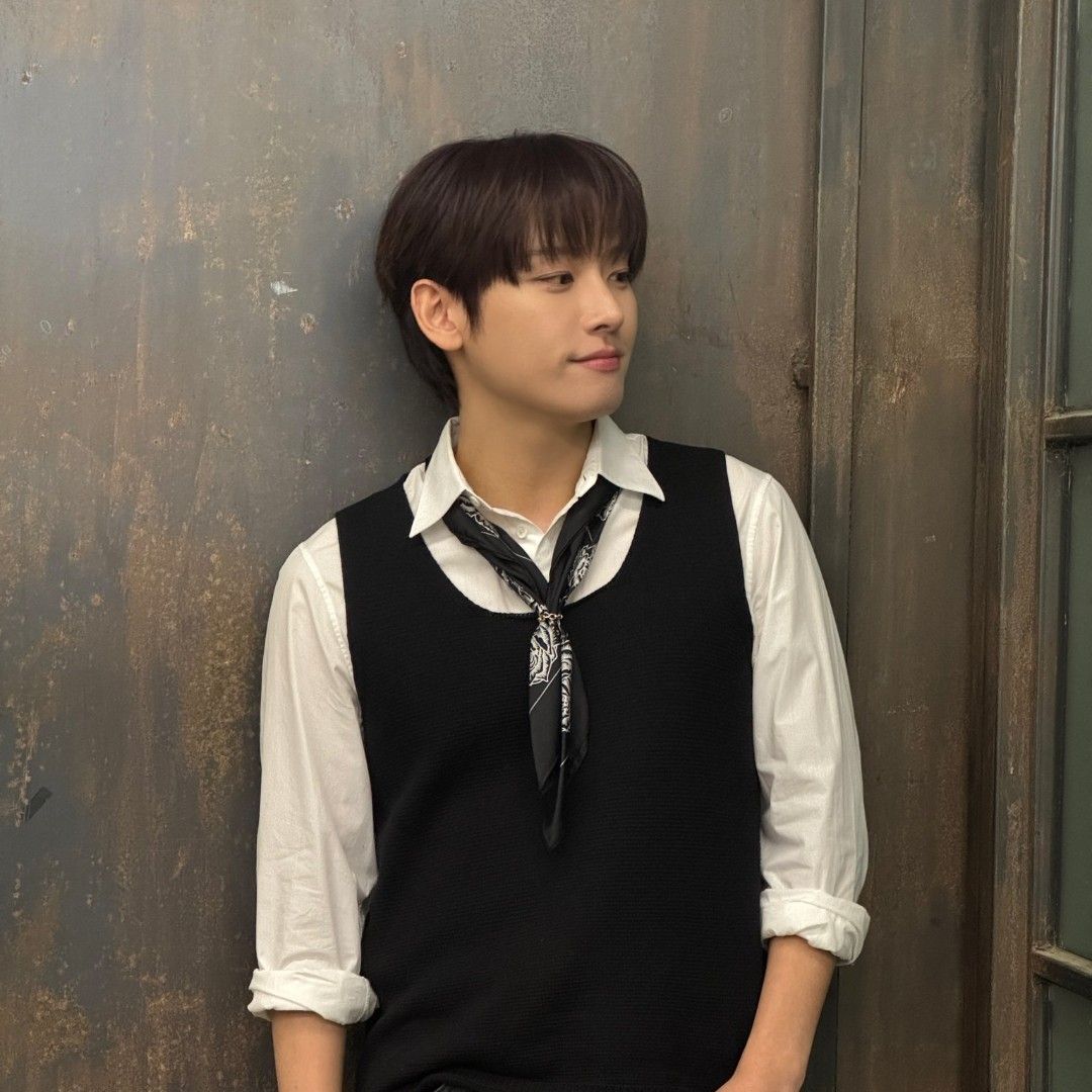 Latest photo of Inseong (SF9)