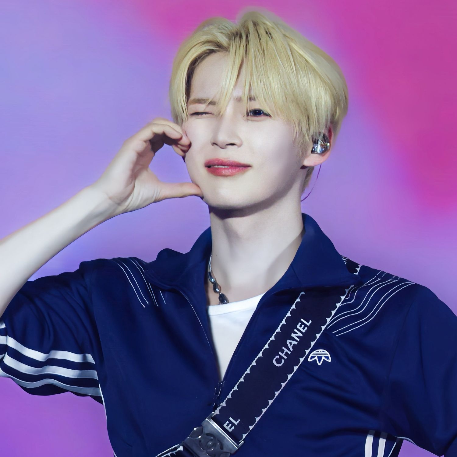 Momen yang diabadikan oleh penggemar Sung Hanbin (ZEROBASEONE)