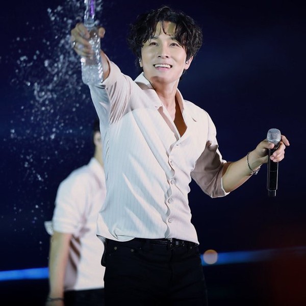 Shining profile picture of Kim Dongwan (SHINHWA) on today's Choeaedol