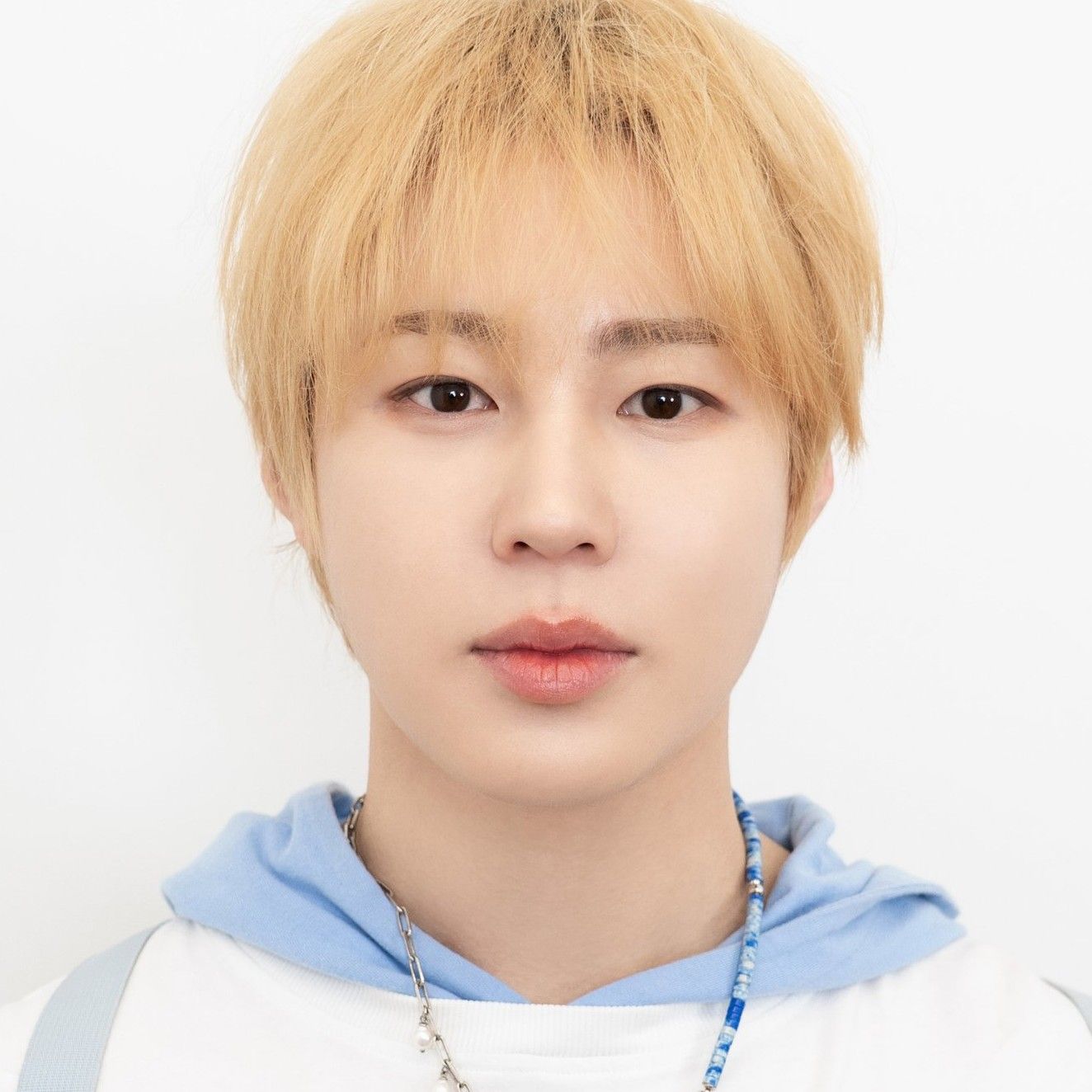 하성운의 비하인드 컷