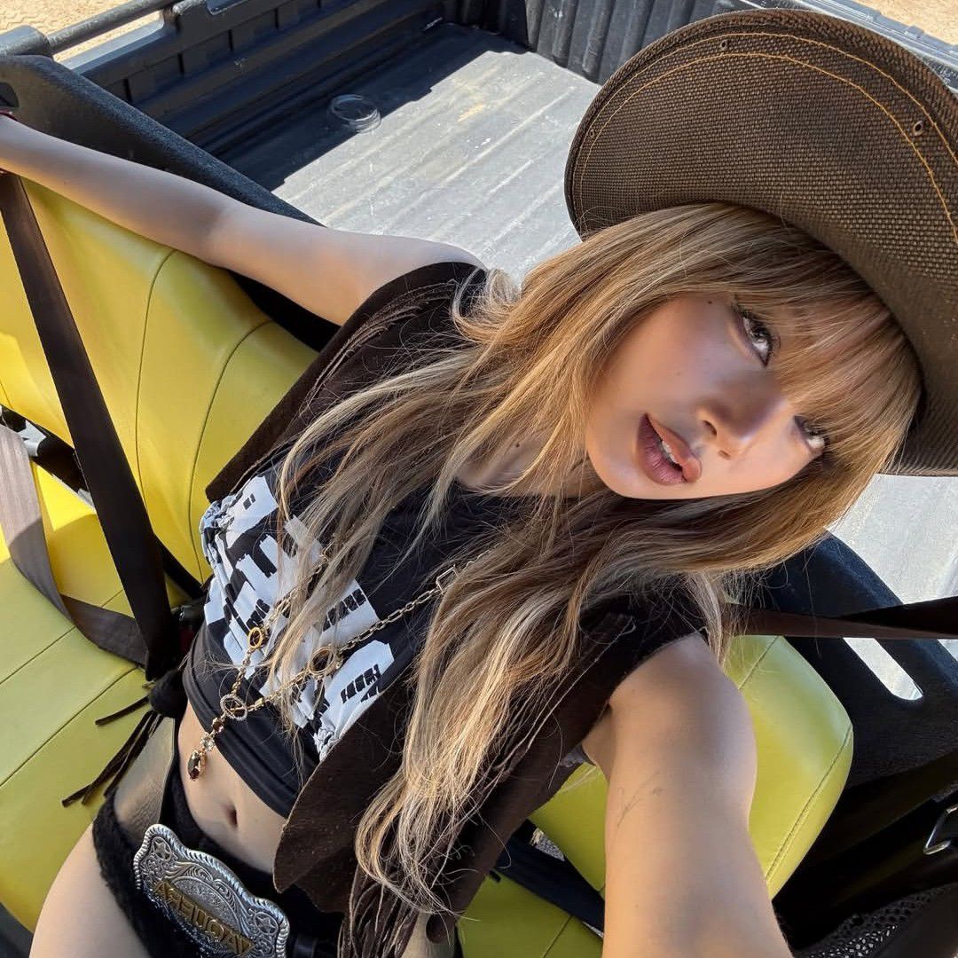 Recent activity shot of Lisa (BLACKPINK)