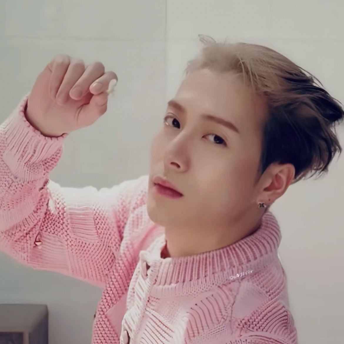 Behind-the-scenes cut of Jackson (GOT7)