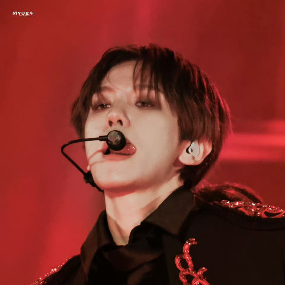 伯贤 (EXO)粉丝拍下的瞬间