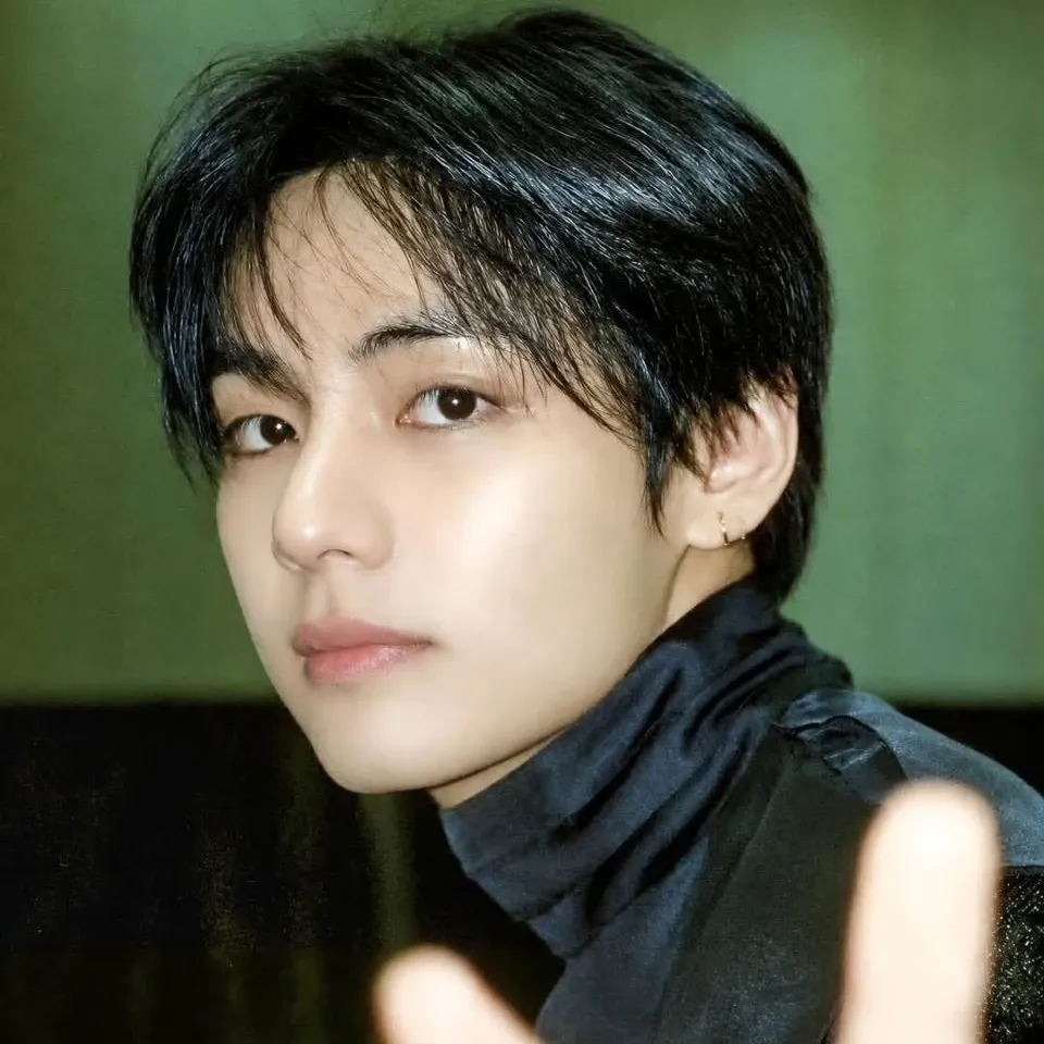 A moment captured by V (BTS)'s fan