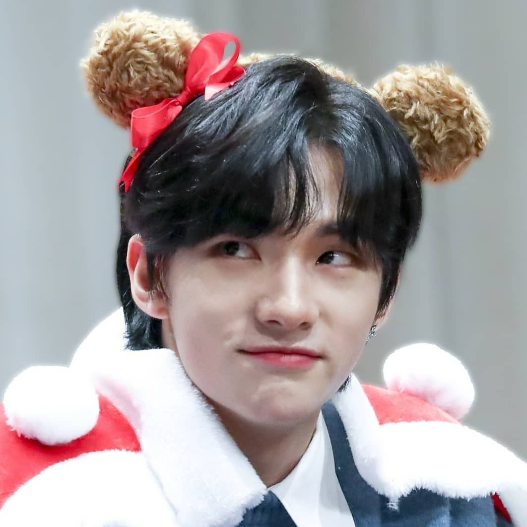 Behind-the-scenes cut of Hyunjin (Stray Kids)