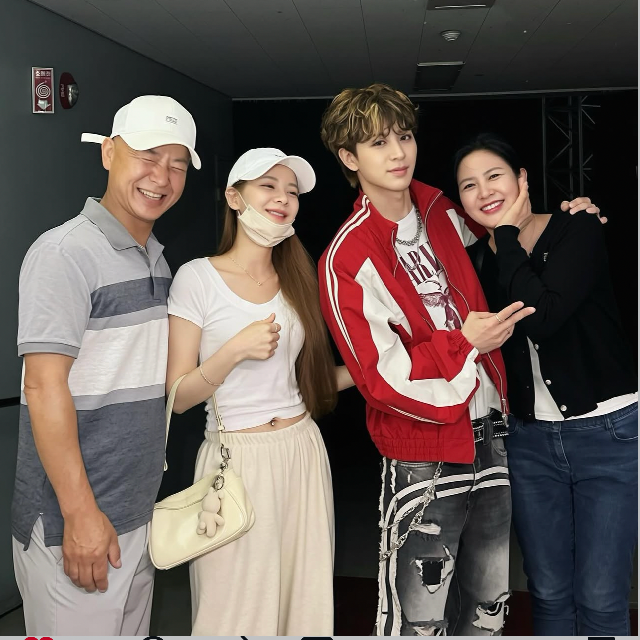 A moment captured by SONG (iKON)'s fan