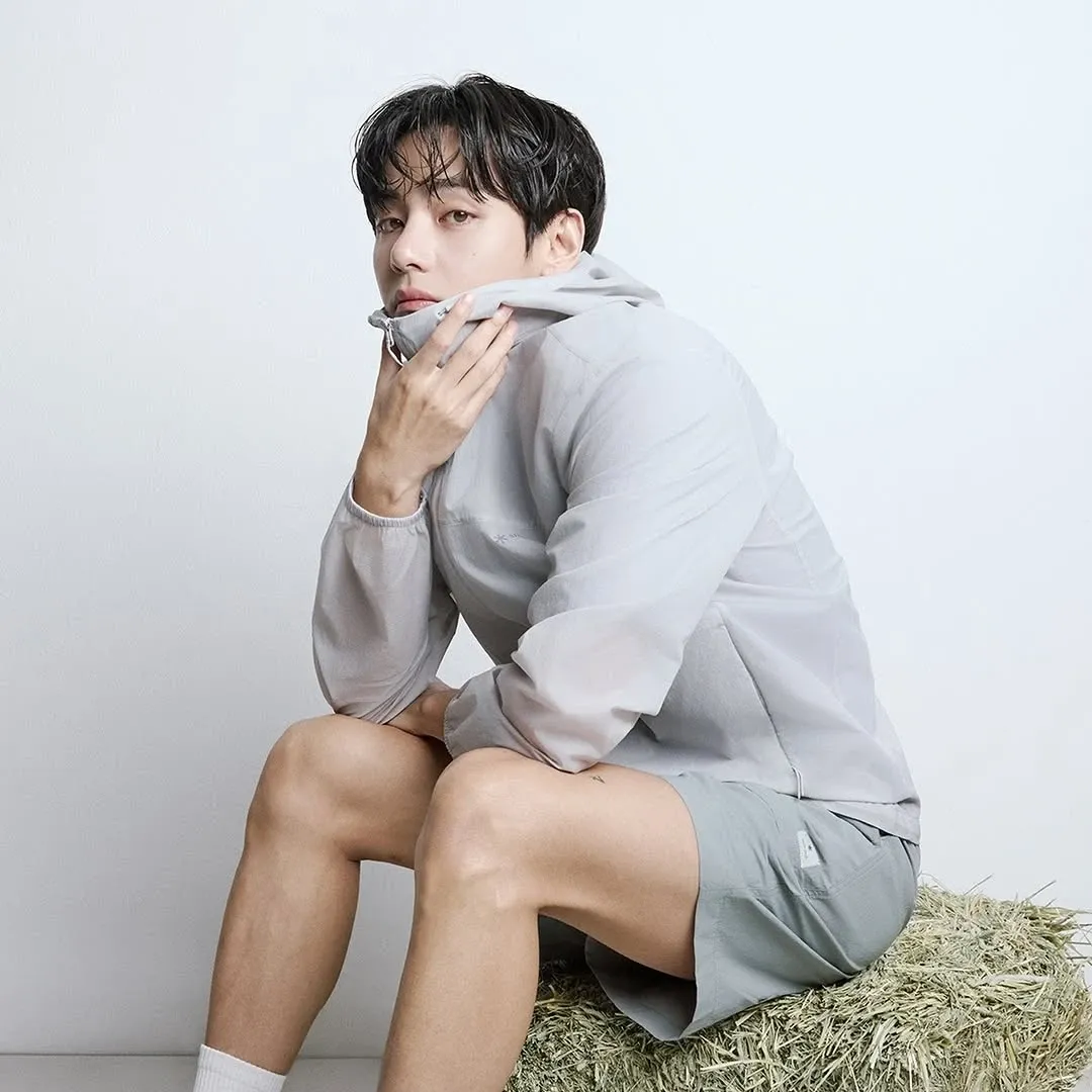 뷔 (방탄소년단)의 최신 사진