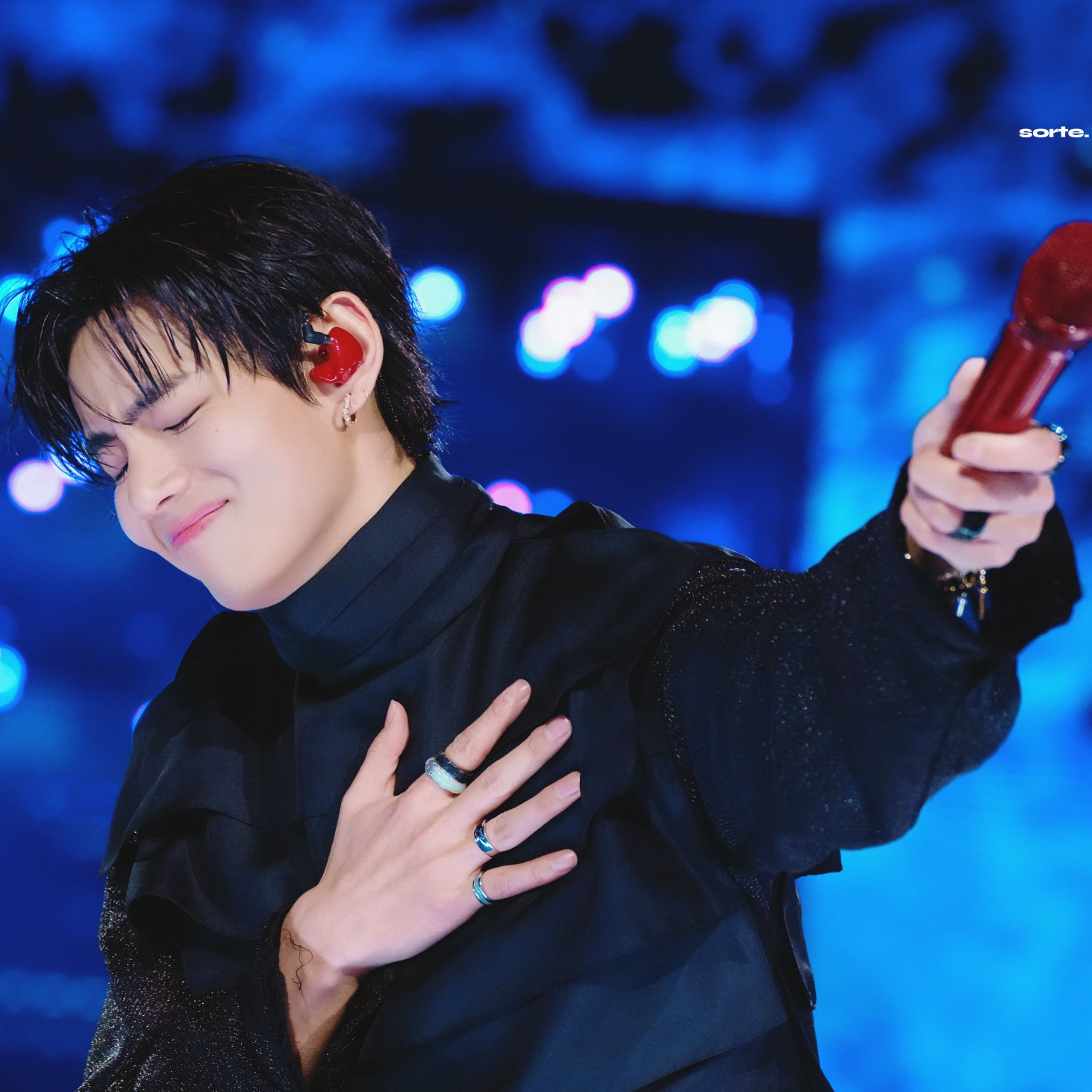 V (BTS)の最近の活動写真