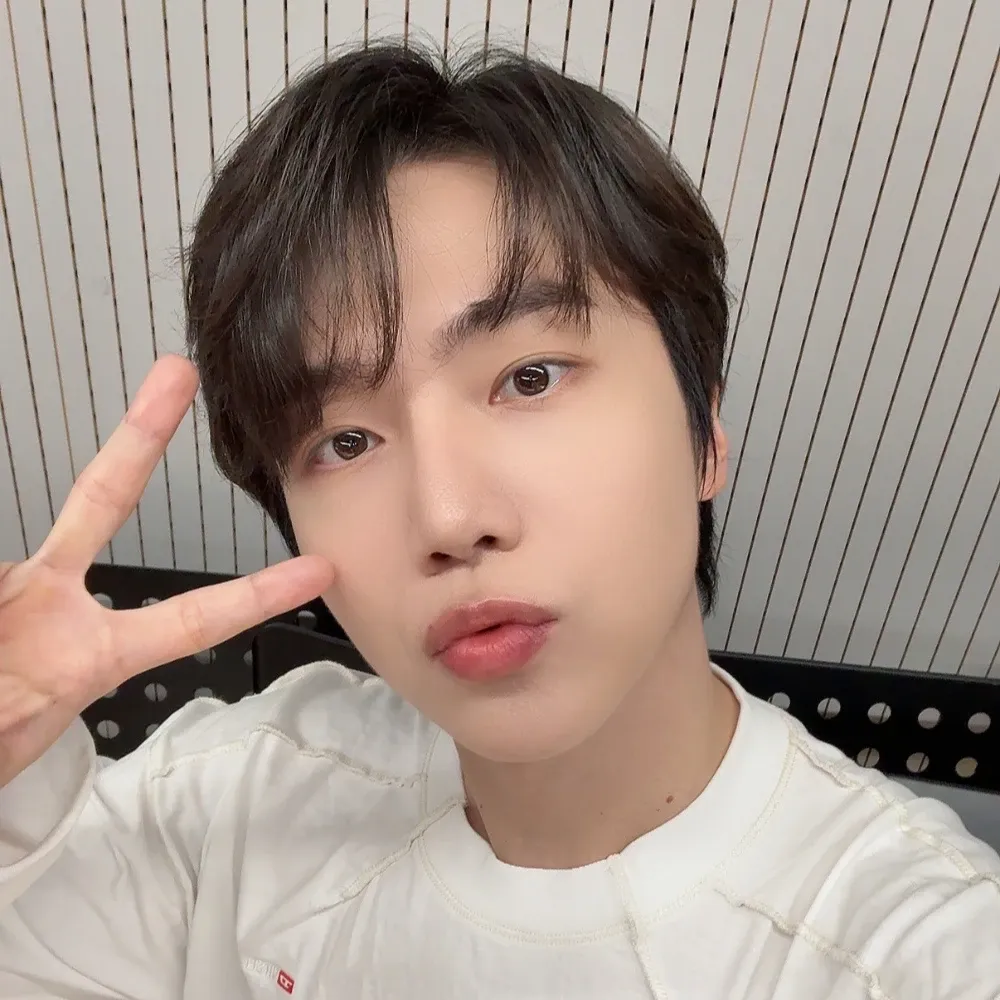 Latest photo of Jinho (PENTAGON)