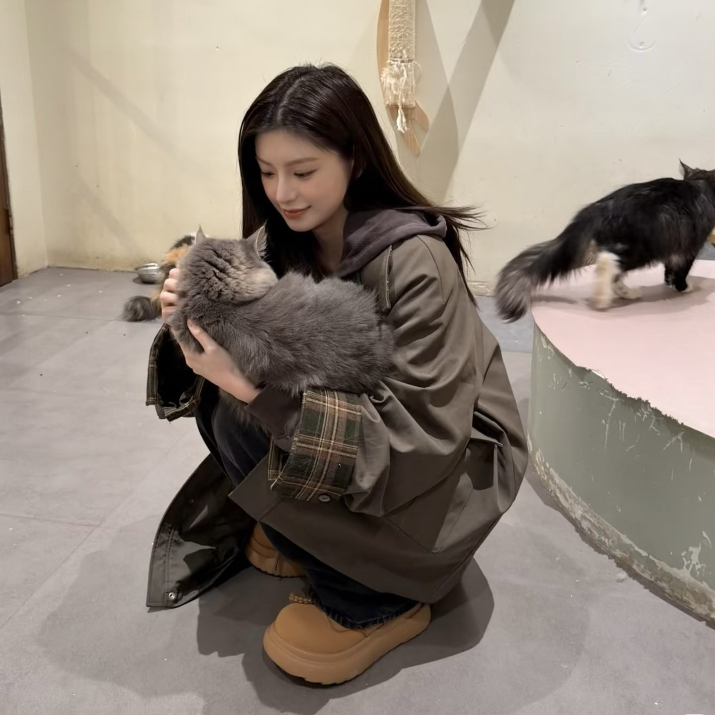 Behind-the-scenes cut of Yiren