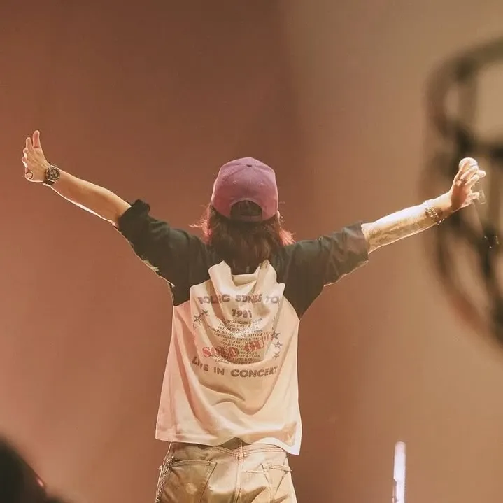 A moment captured by Yuuri's fan