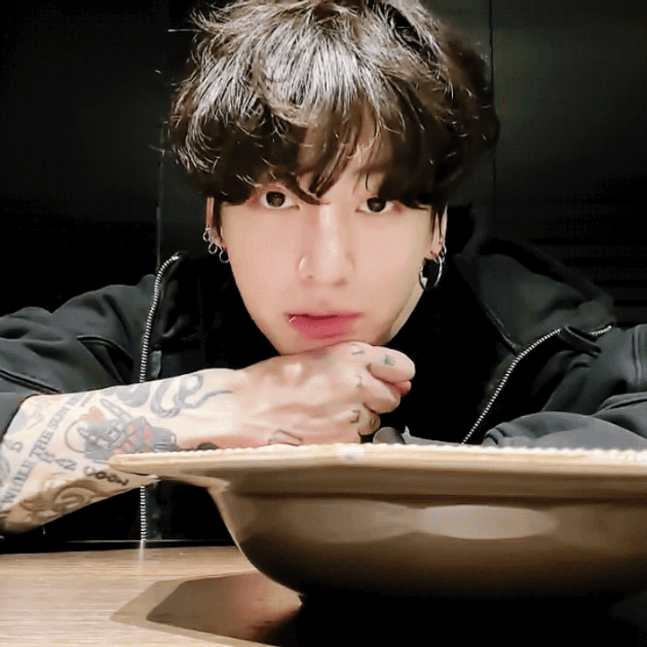 Momen yang diabadikan oleh penggemar Jungkook (BTS)