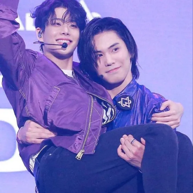 A moment captured by Rocky's fan