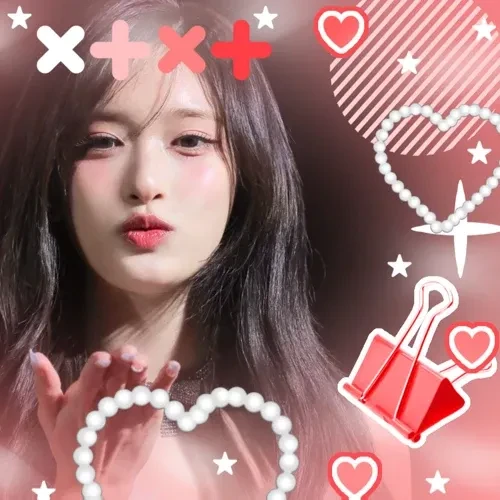 Signature photo of Leeseo (IVE) capturing their charm