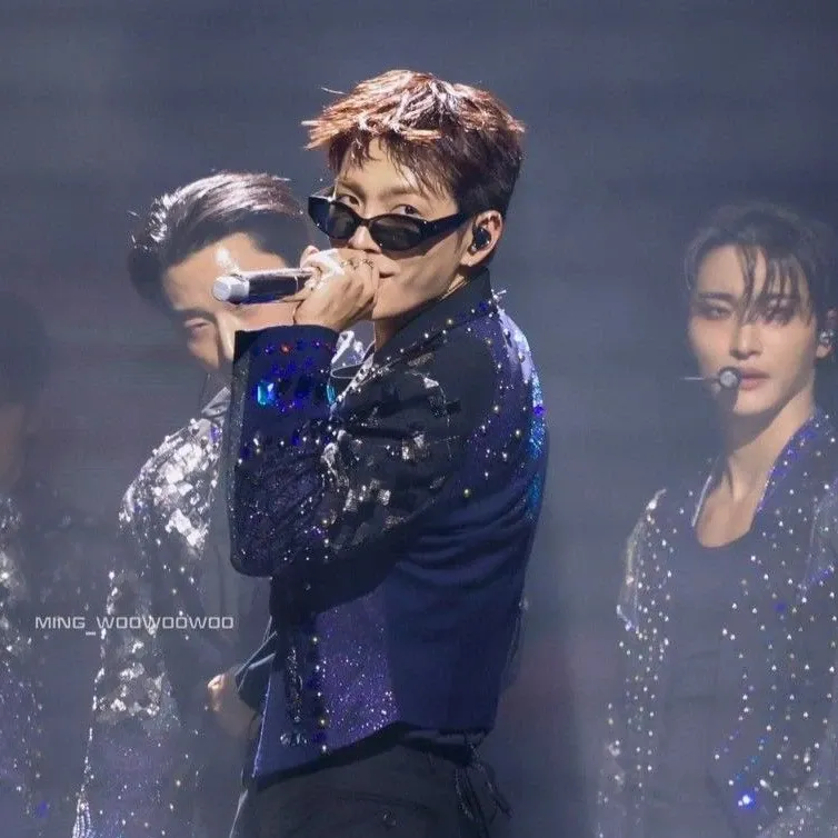 弘中 (ATEEZ)的最新照片