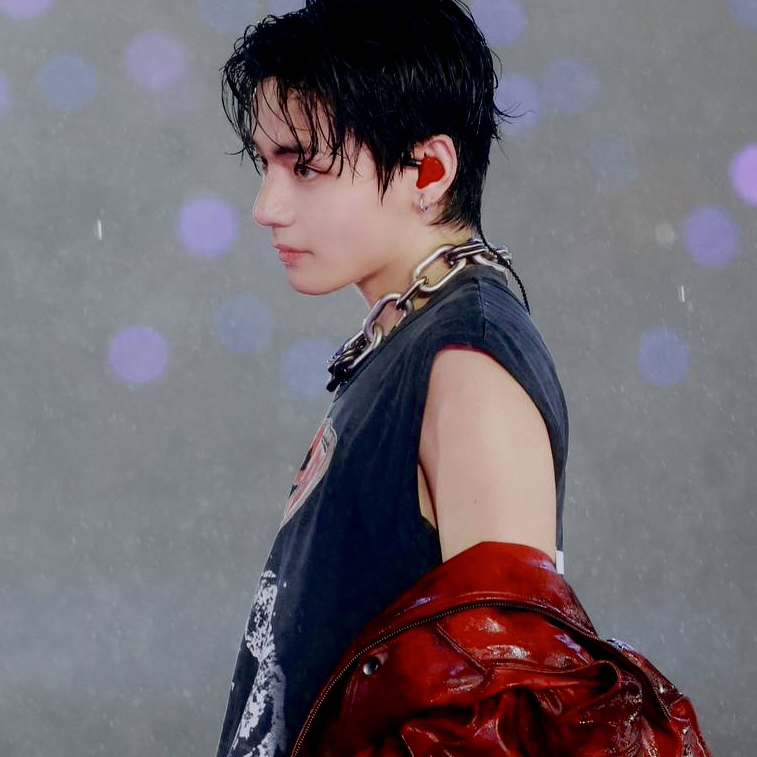 A moment captured by V (BTS)'s fan