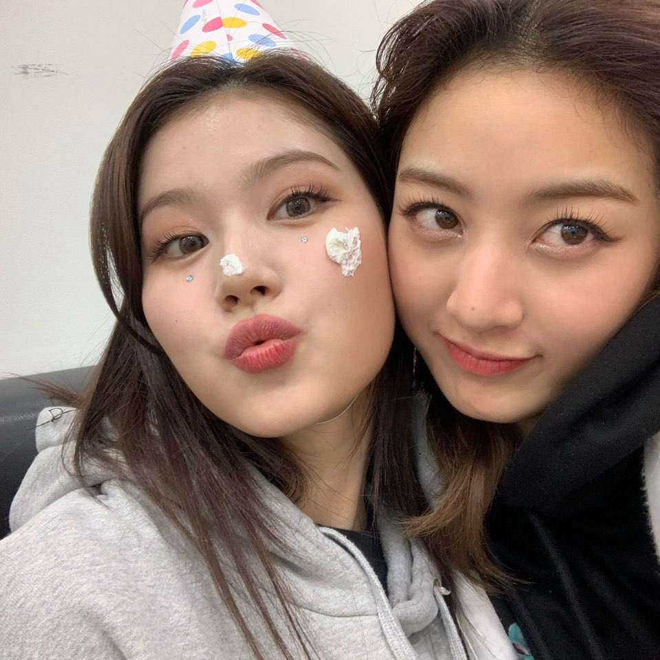 TWICE의 비하인드 컷
