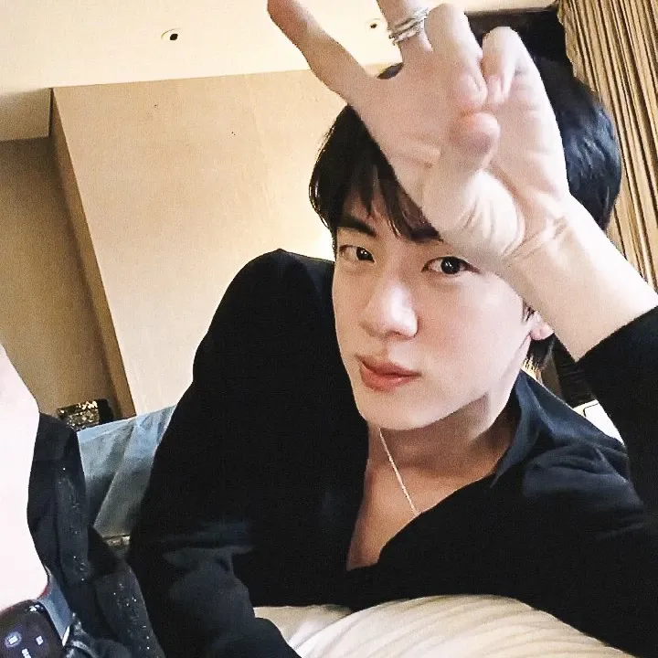 Foto terbaru Jin (BTS)
