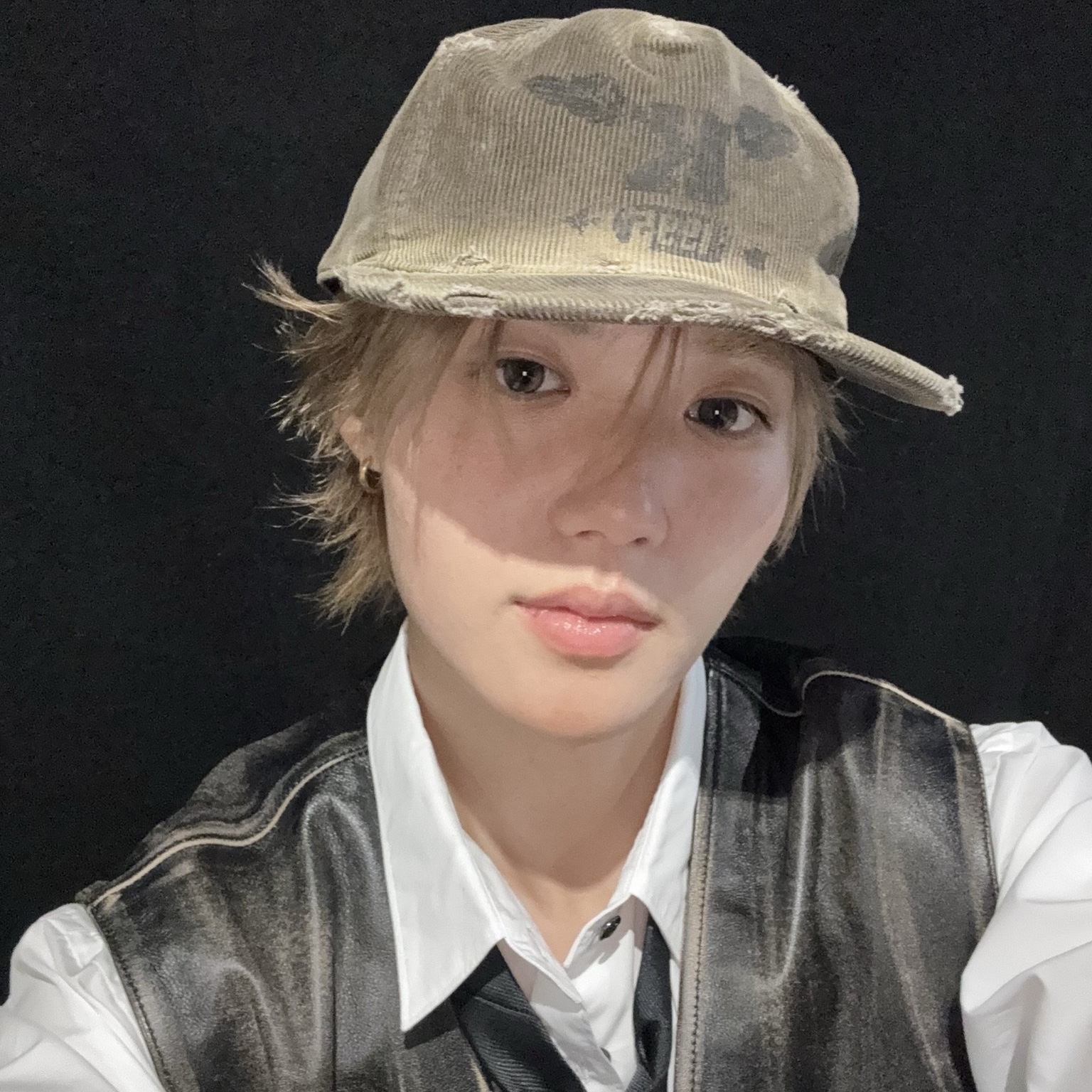 Latest photo of Doyoung (TREASURE)